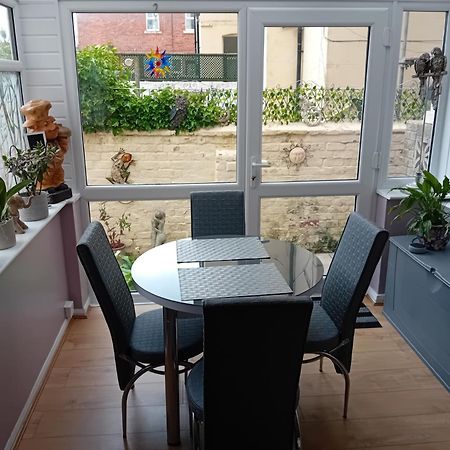 Number Twenty Five Hotell Blackpool Eksteriør bilde